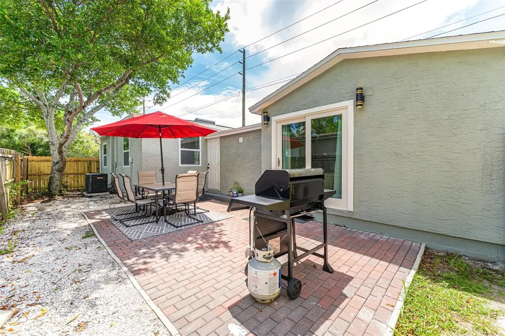 4651 22nd Avenue N St Petersburg FL 33713