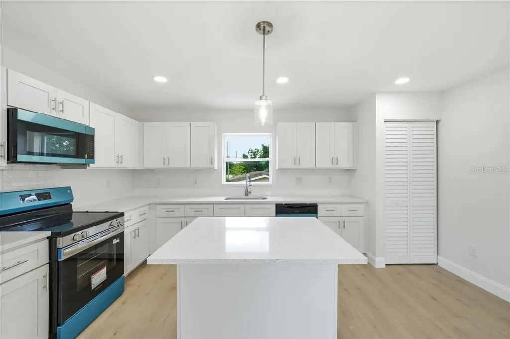 4651 22nd Avenue N St Petersburg FL 33713
