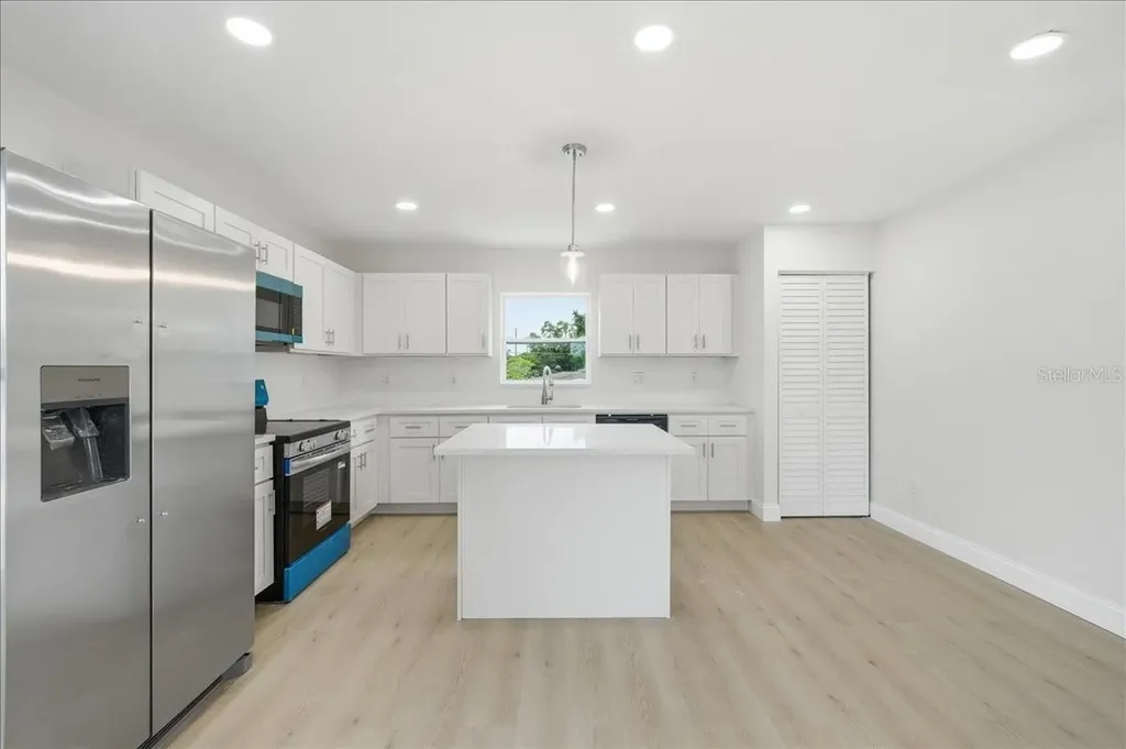 4651 22nd Avenue N St Petersburg FL 33713