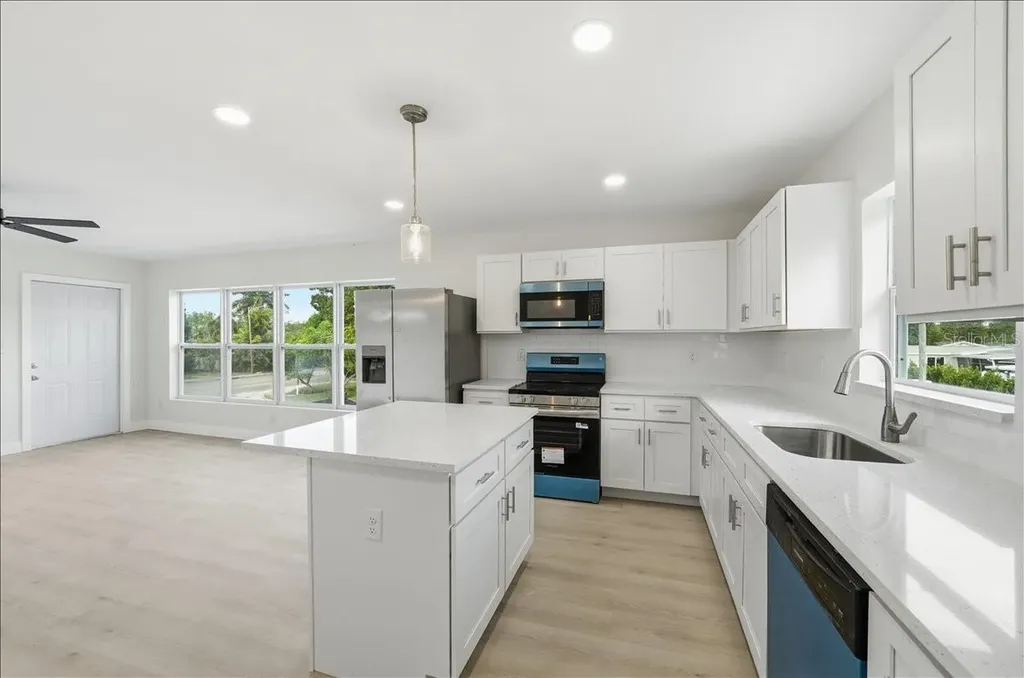 4651 22nd Avenue N St Petersburg FL 33713