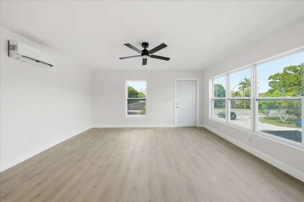 4651 22nd Avenue N St Petersburg FL 33713