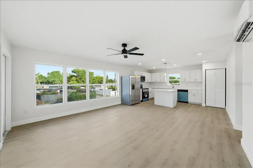 4651 22nd Avenue N St Petersburg FL 33713