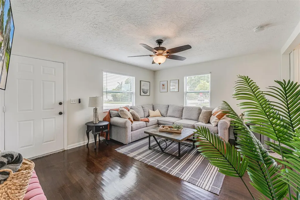 4651 22nd Avenue N St Petersburg FL 33713