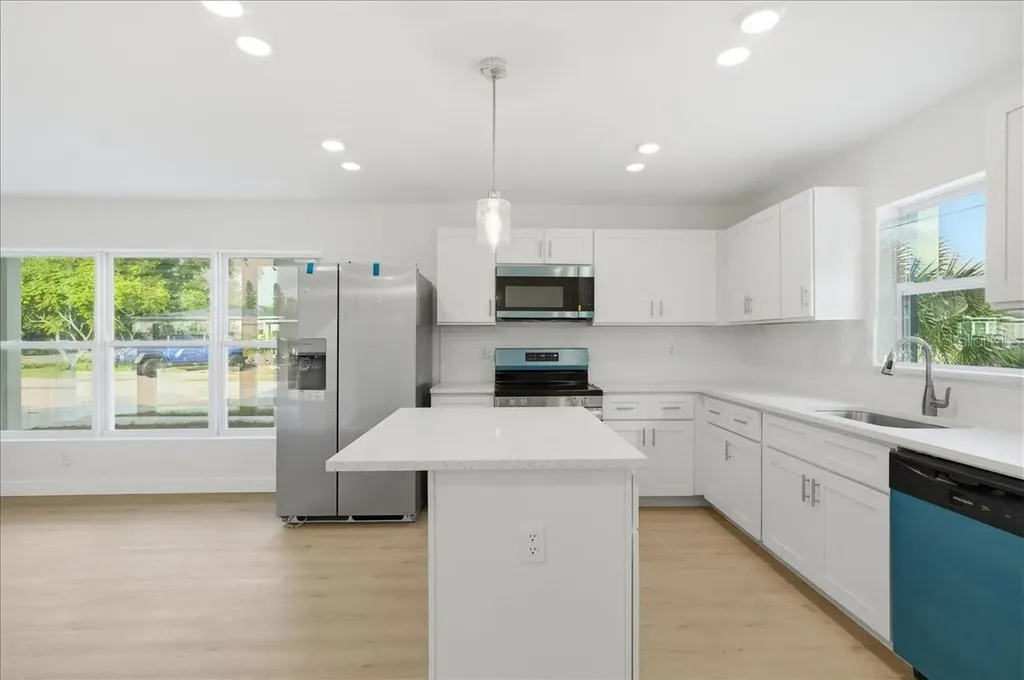 4651 22nd Avenue N St Petersburg FL 33713