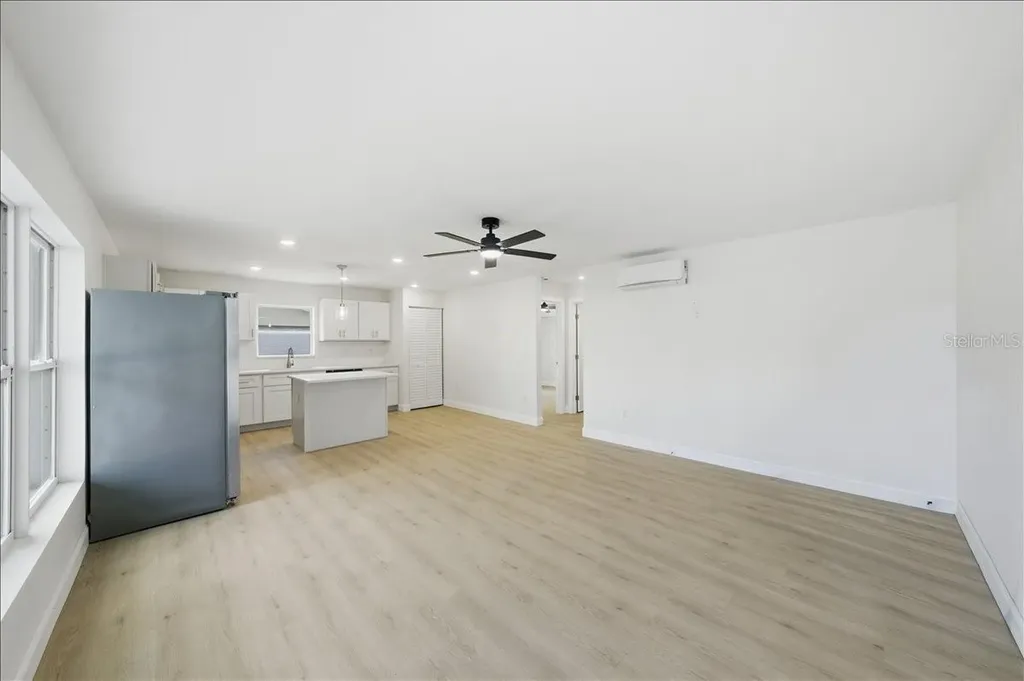 4651 22nd Avenue N St Petersburg FL 33713