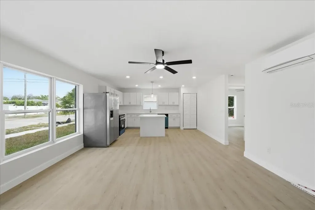 4651 22nd Avenue N St Petersburg FL 33713