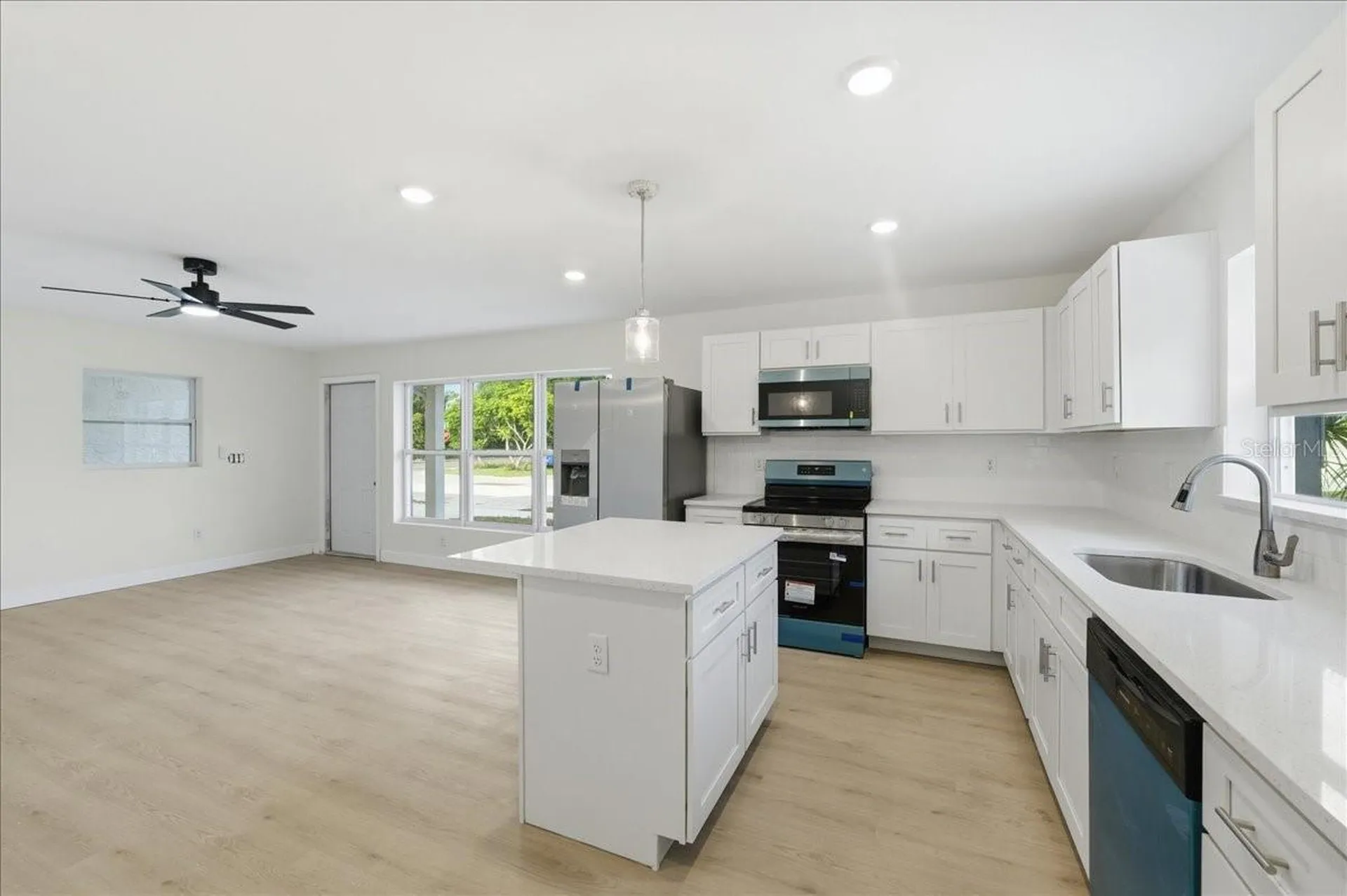 4651 22nd Avenue N St Petersburg FL 33713