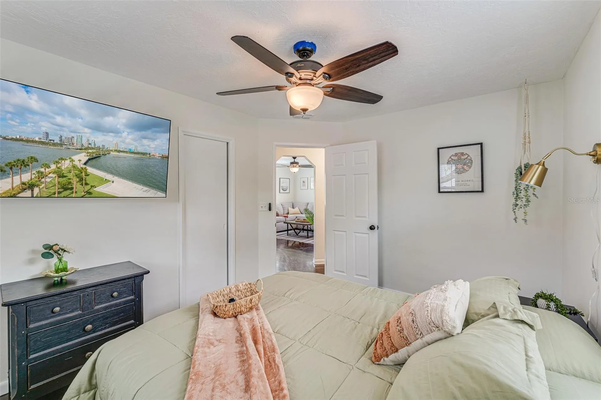 4651 22nd Avenue N St Petersburg FL 33713