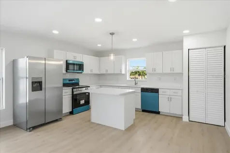 4651 22nd Avenue N St Petersburg FL 33713