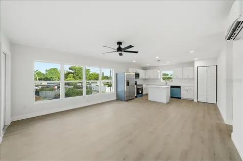 4651 22nd Avenue N St Petersburg FL 33713