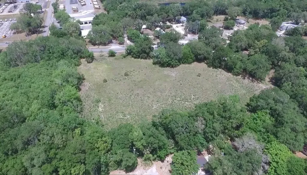 N Oakland Street Leesburg FL 34748