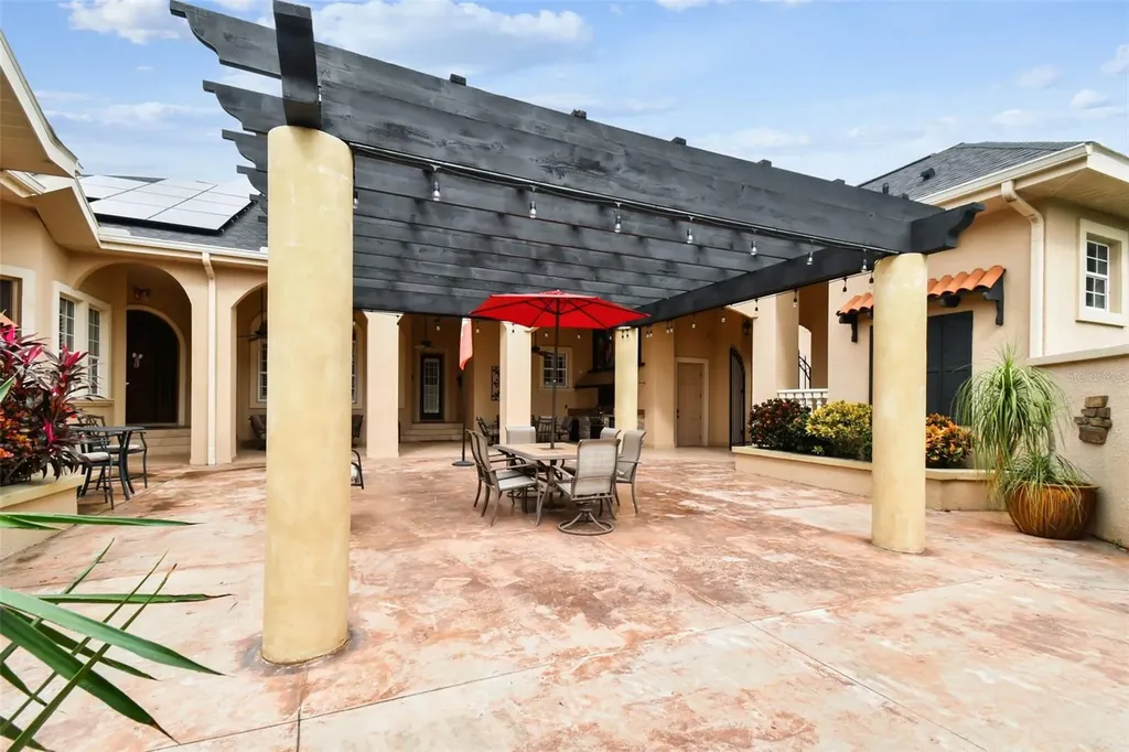 12709 Mannhurst Oak Lane Lithia FL 33547