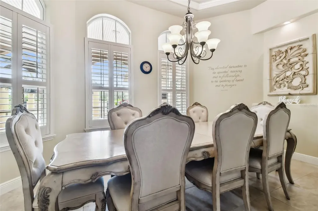 12709 Mannhurst Oak Lane Lithia FL 33547
