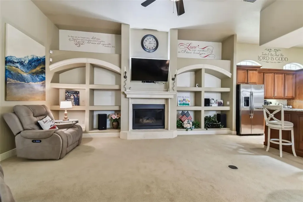 12709 Mannhurst Oak Lane Lithia FL 33547