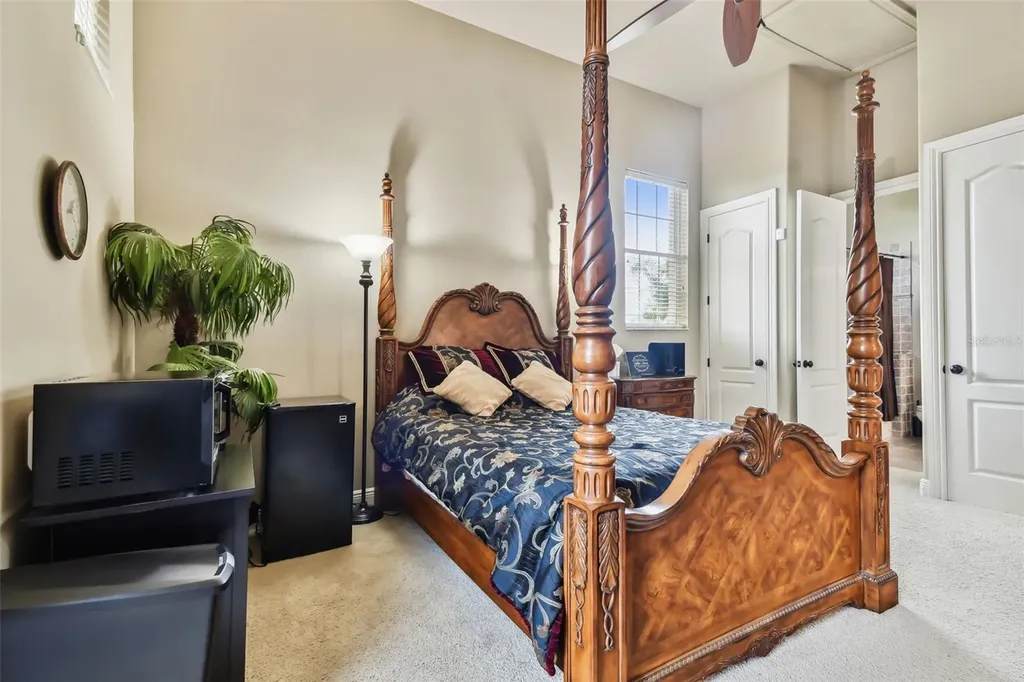 12709 Mannhurst Oak Lane Lithia FL 33547