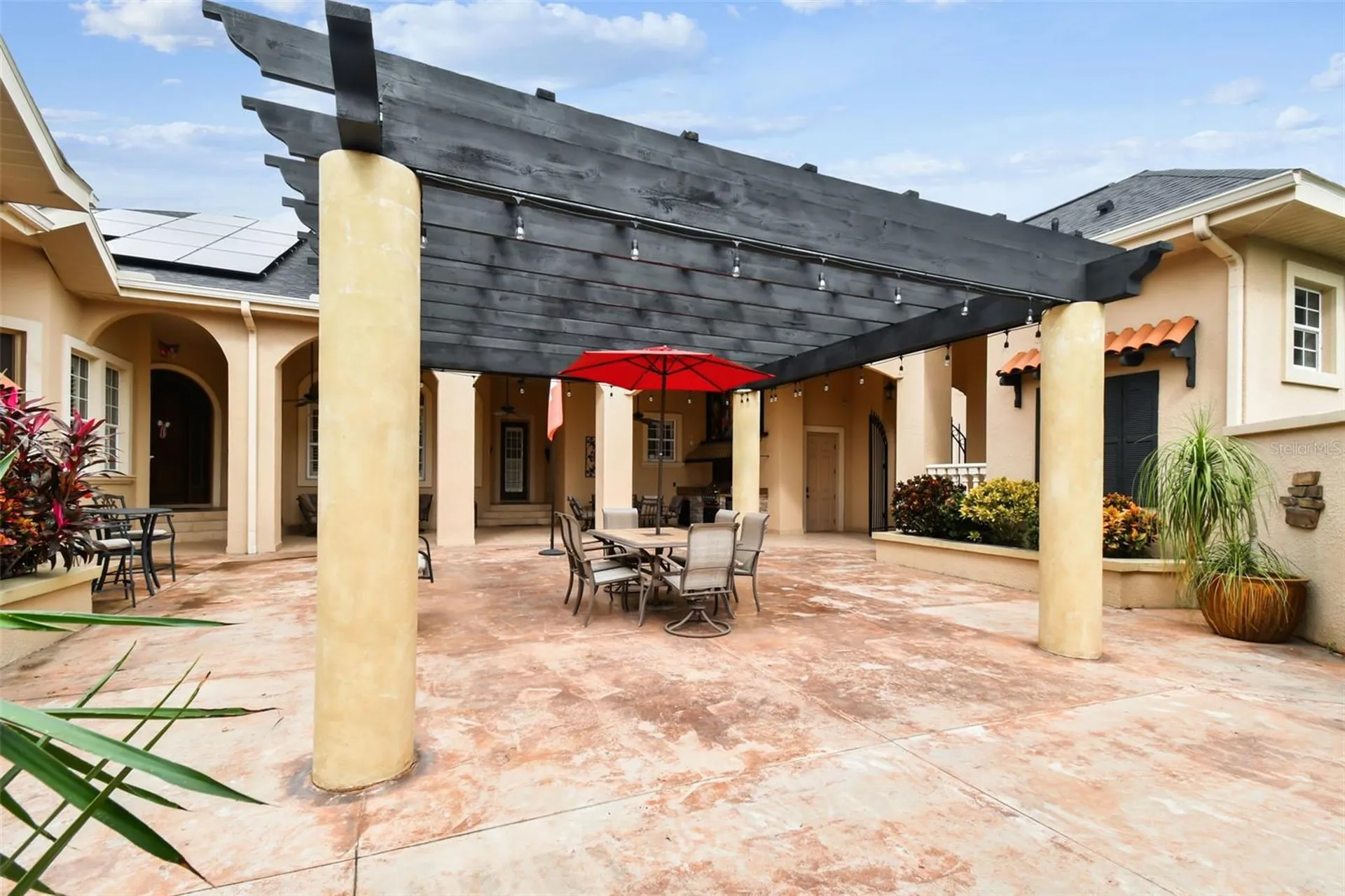 12709 Mannhurst Oak Lane Lithia FL 33547