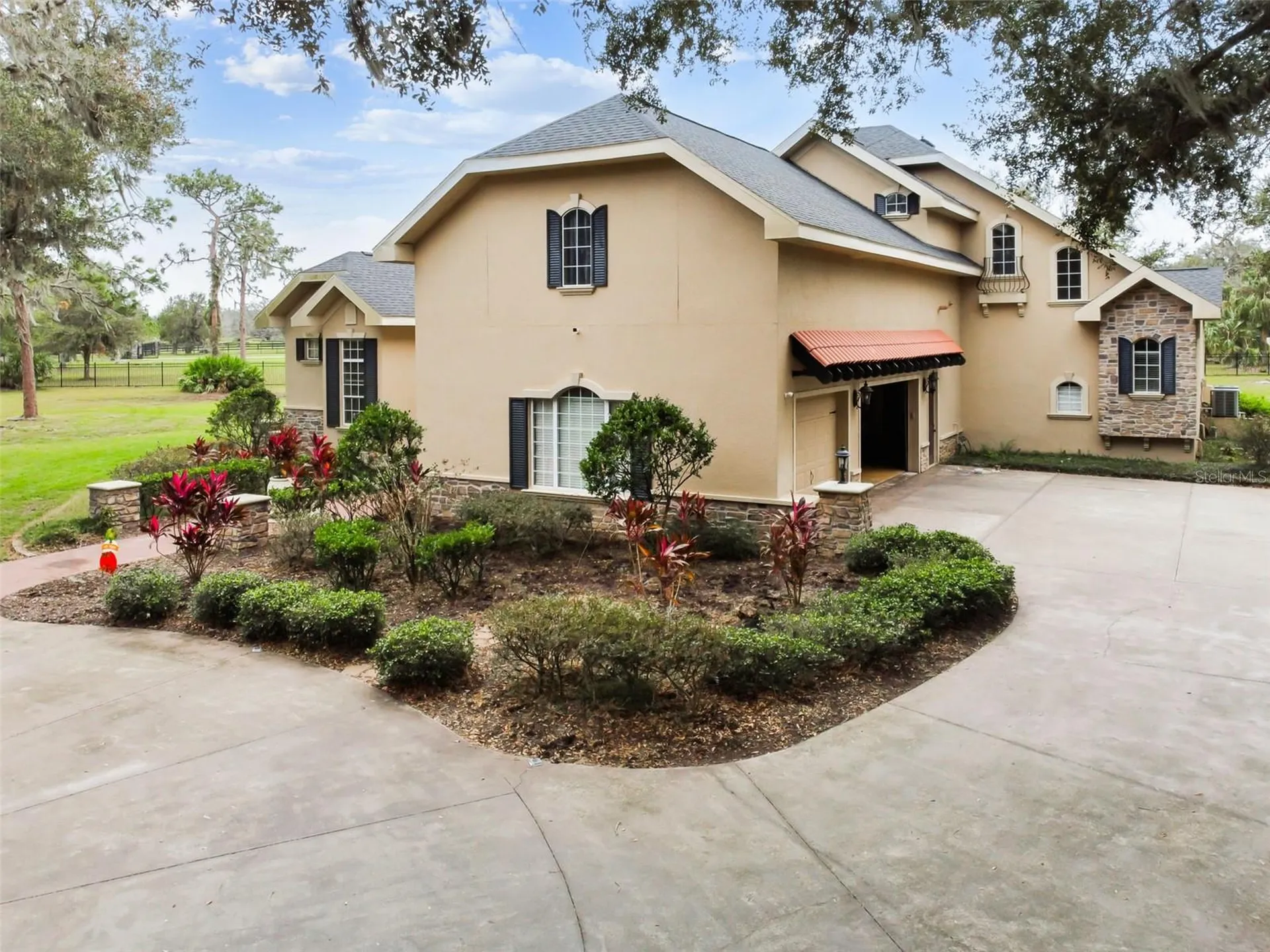 12709 Mannhurst Oak Lane Lithia FL 33547