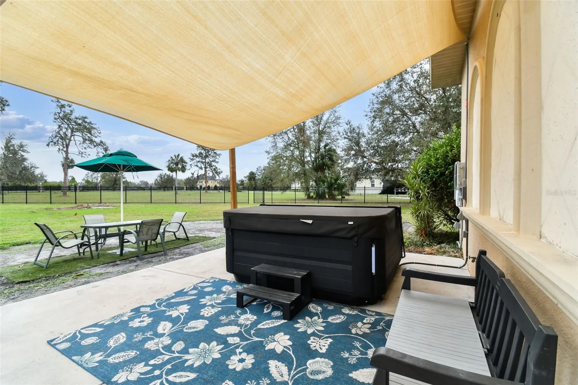 12709 Mannhurst Oak Lane Lithia FL 33547