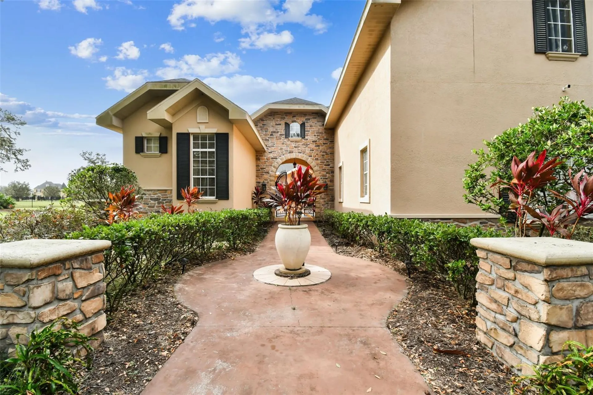 12709 Mannhurst Oak Lane Lithia FL 33547