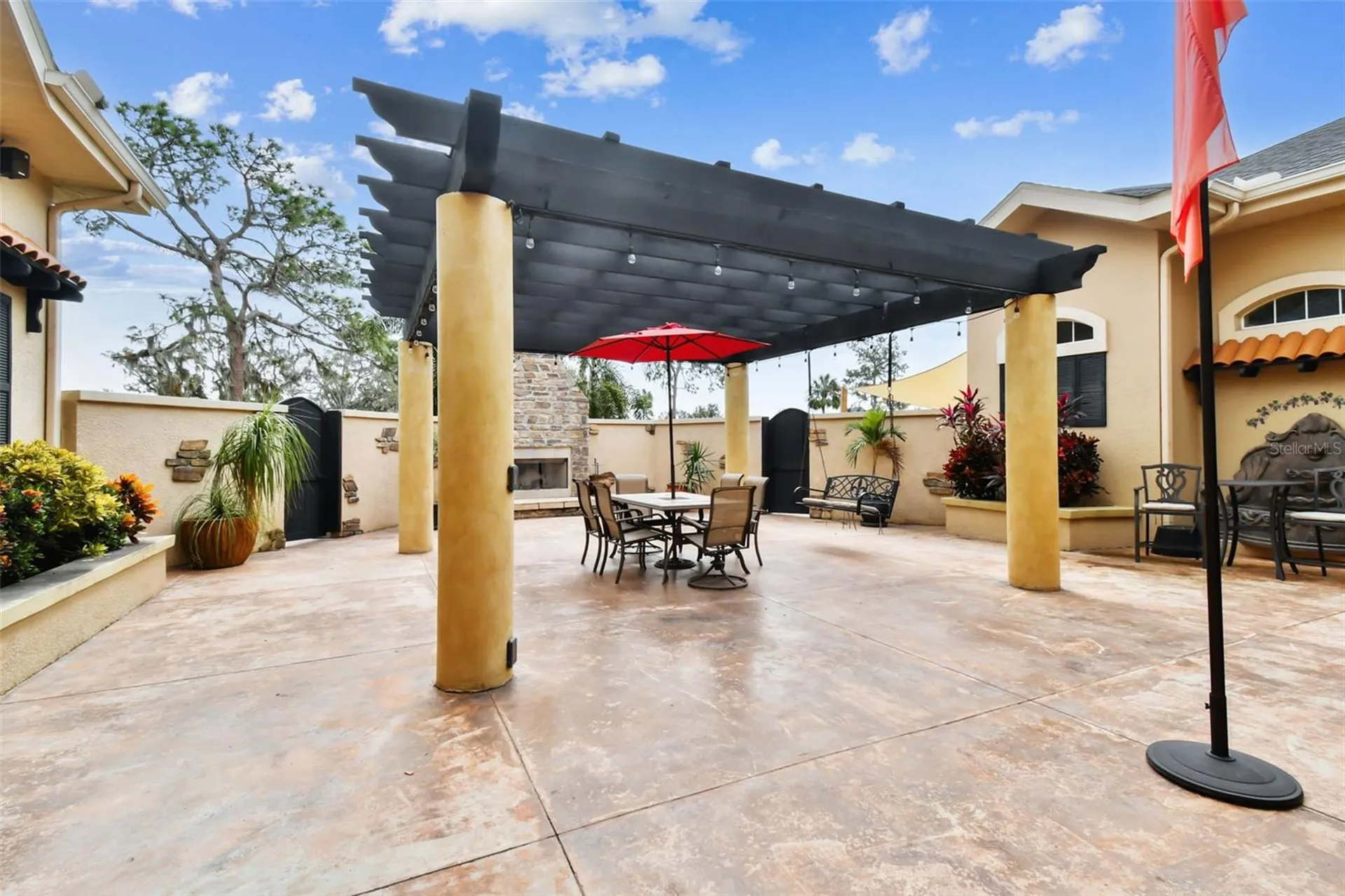 12709 Mannhurst Oak Lane Lithia FL 33547
