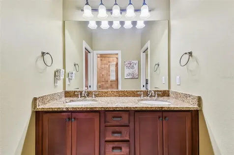 12709 Mannhurst Oak Lane Lithia FL 33547