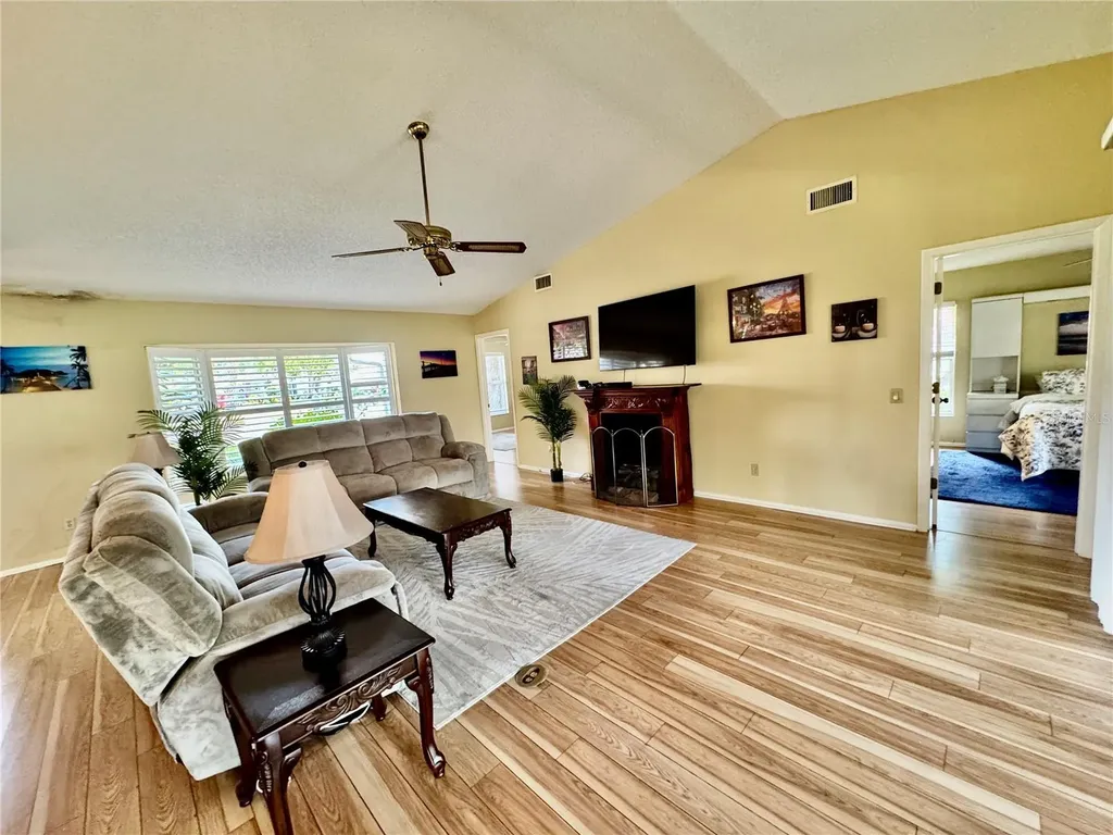 3610 Garden Lakes Ivy Bradenton FL 34203