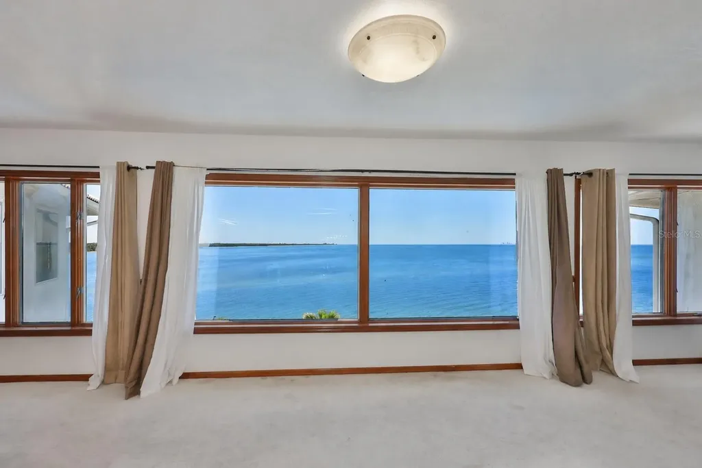 1021 Symphony Isles Boulevard Apollo Beach FL 33572