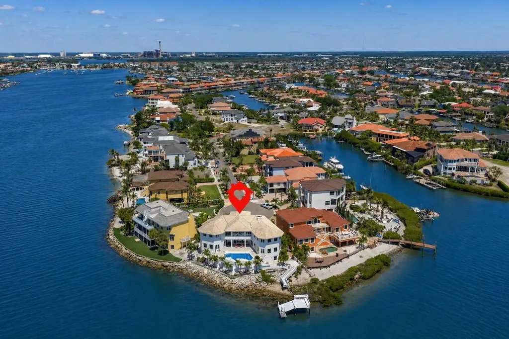 1021 Symphony Isles Boulevard Apollo Beach FL 33572