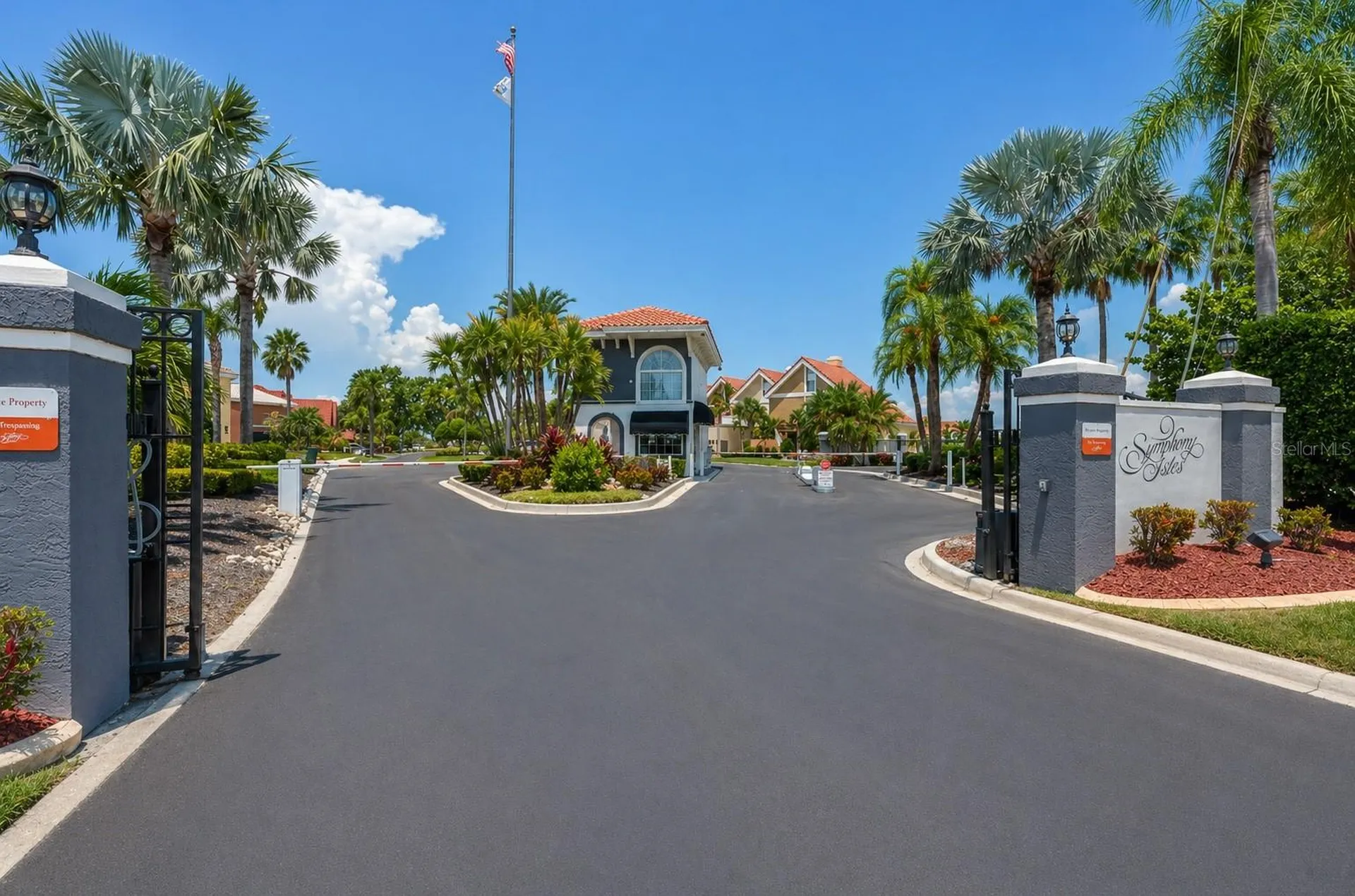 1021 Symphony Isles Boulevard Apollo Beach FL 33572