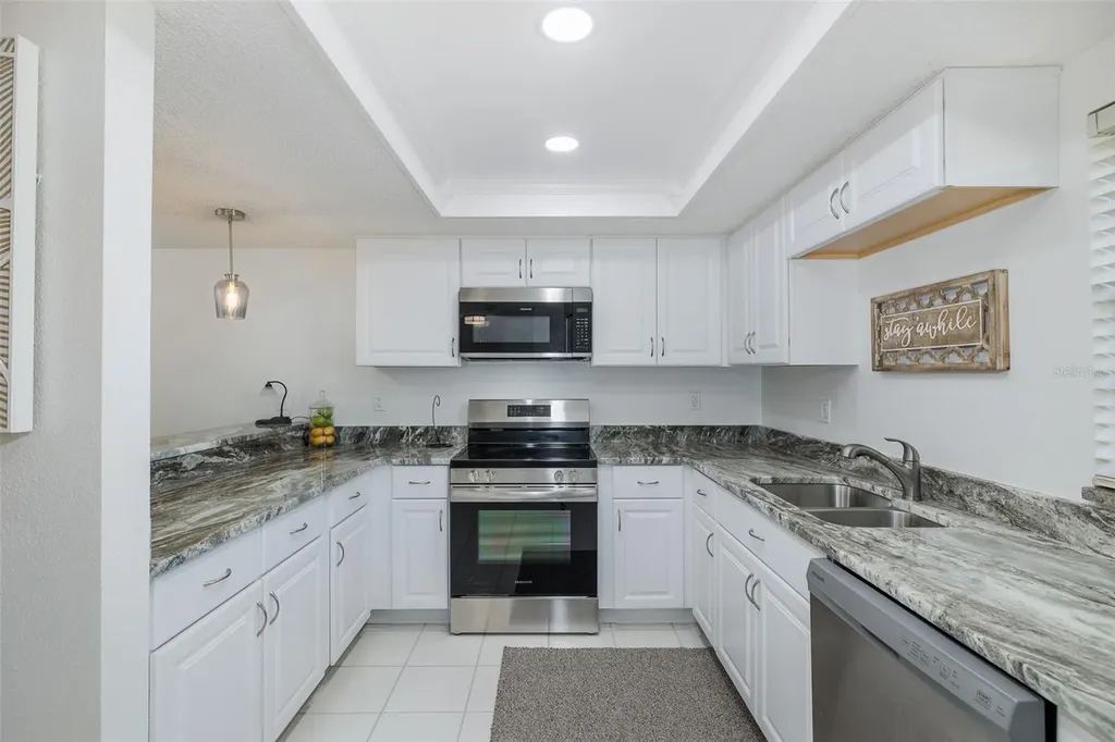 110 Ingrid Place Oldsmar FL 34677