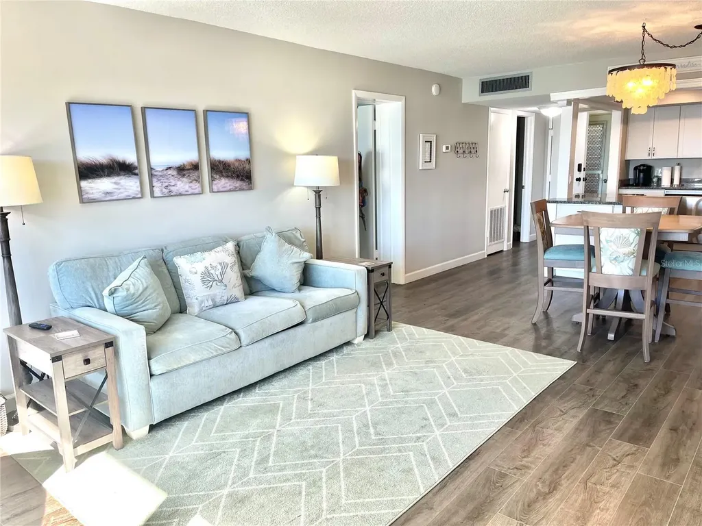 4550 Cove Circle St Petersburg FL 33708