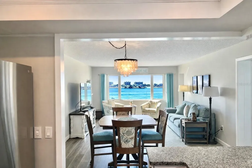 4550 Cove Circle St Petersburg FL 33708