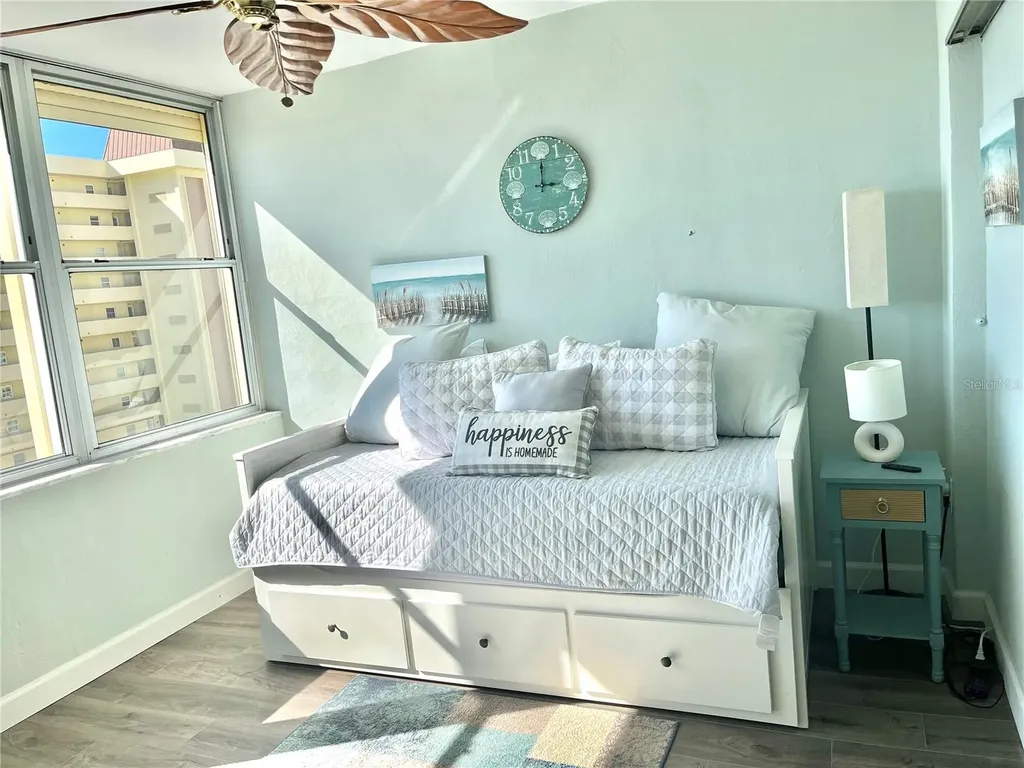 4550 Cove Circle St Petersburg FL 33708