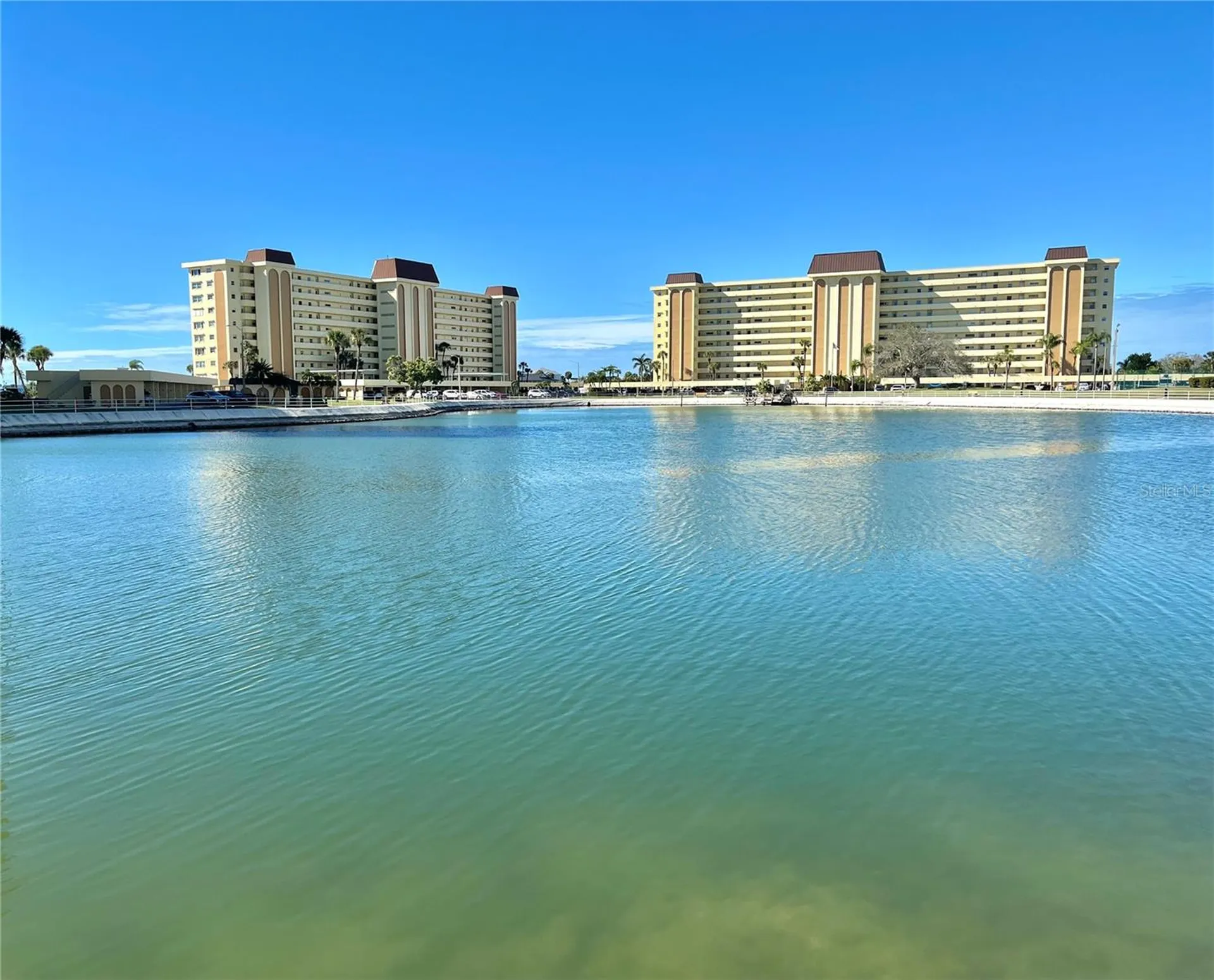 4550 Cove Circle St Petersburg FL 33708