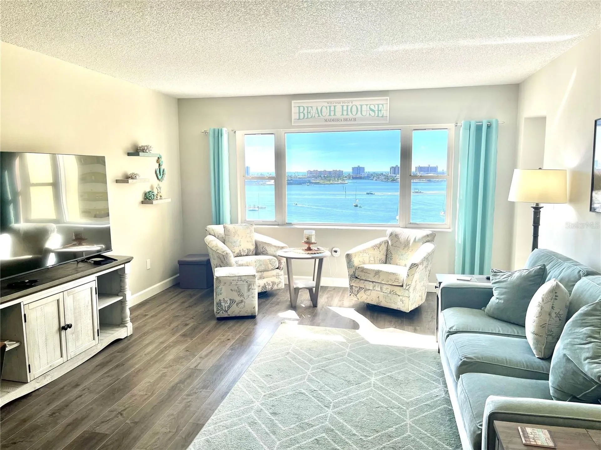 4550 Cove Circle St Petersburg FL 33708
