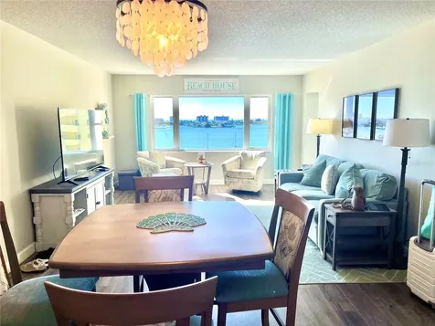 4550 Cove Circle St Petersburg FL 33708