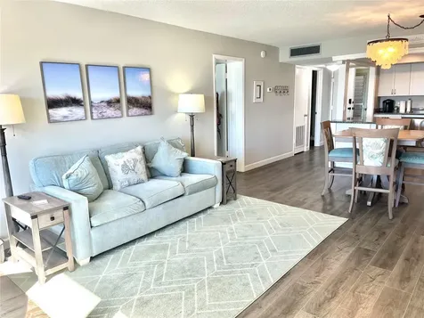 4550 Cove Circle St Petersburg FL 33708