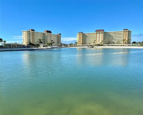 4550 Cove Circle St Petersburg FL 33708
