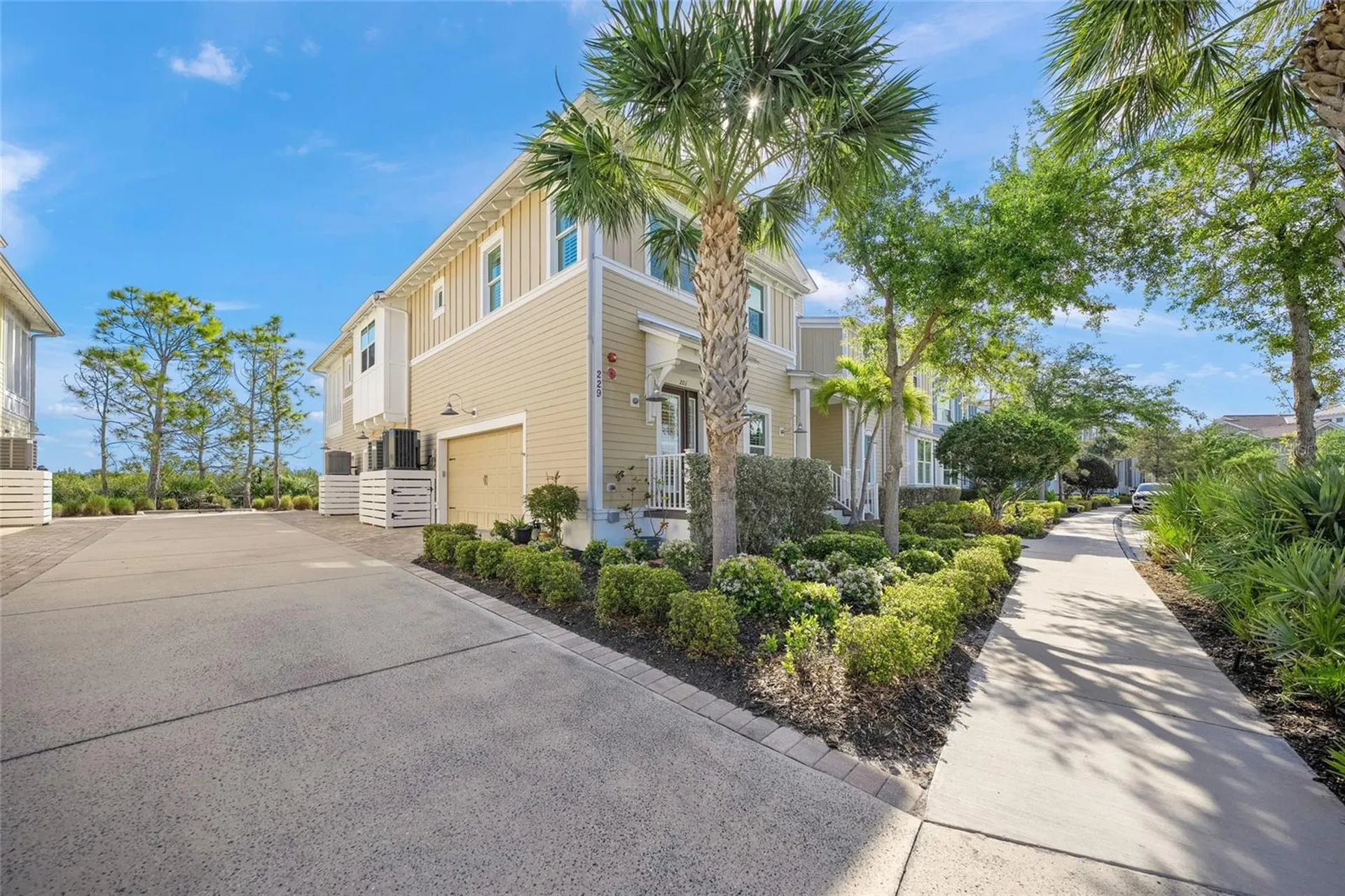 229 Sapphire Lake Drive Bradenton FL 34209