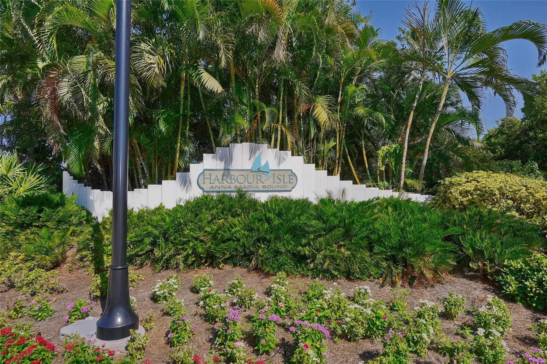 229 Sapphire Lake Drive Bradenton FL 34209