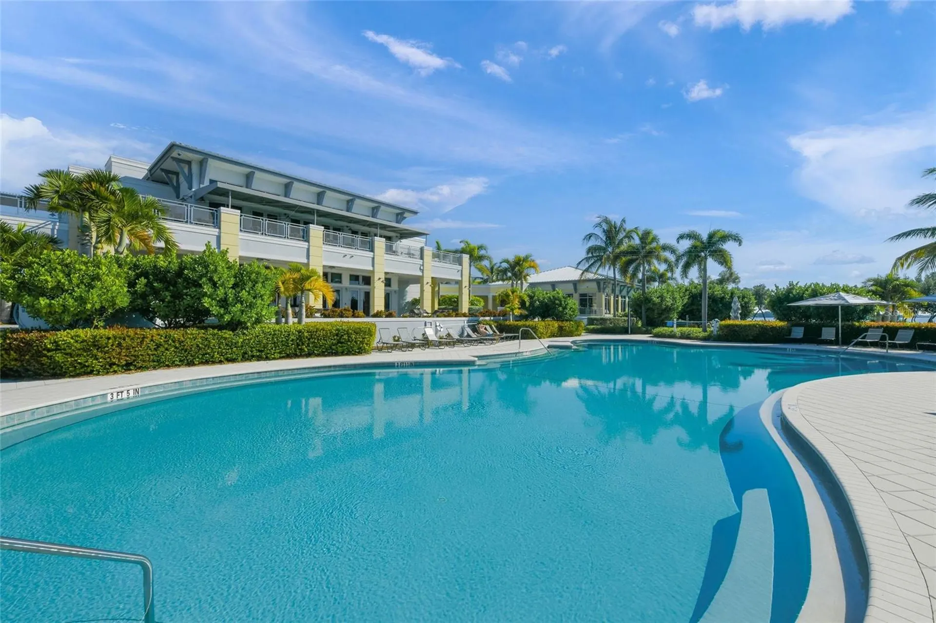 229 Sapphire Lake Drive Bradenton FL 34209