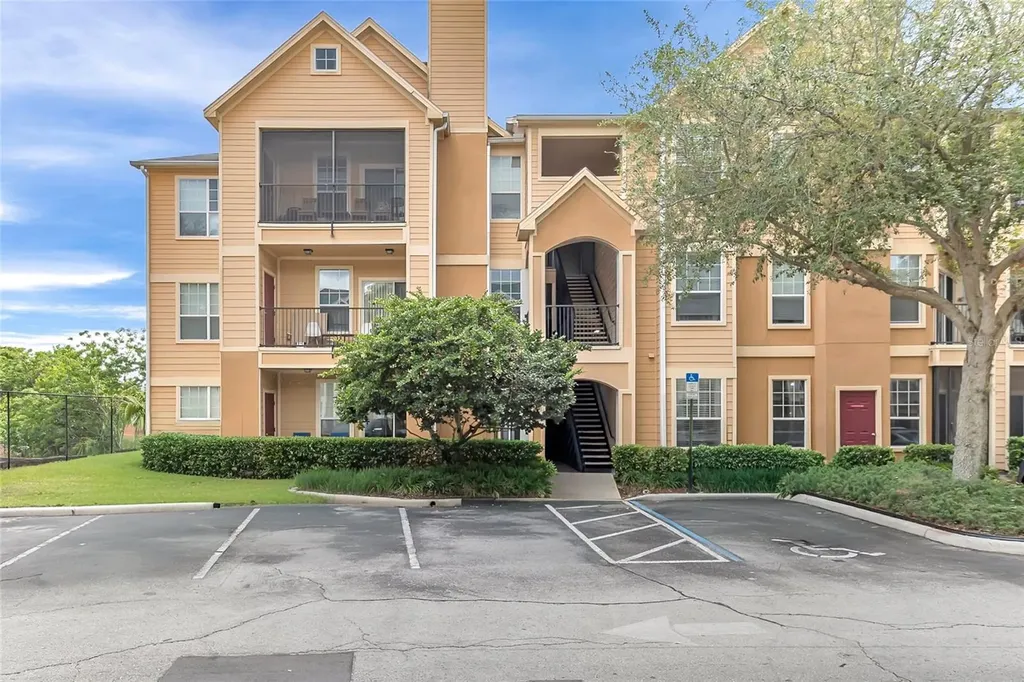 1995 Erving Circle Ocoee FL 34761