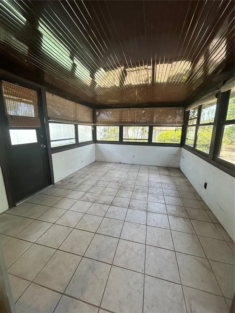 10463 Valencia Road Seminole FL 33772