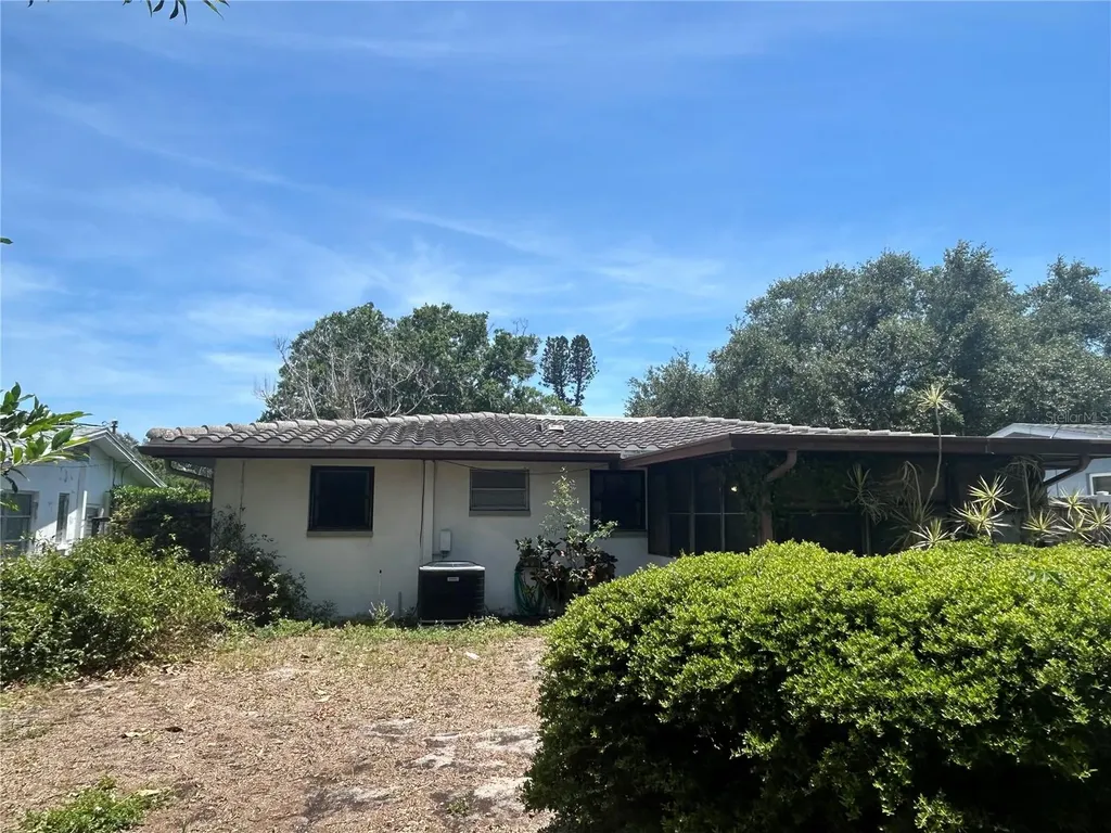 10463 Valencia Road Seminole FL 33772