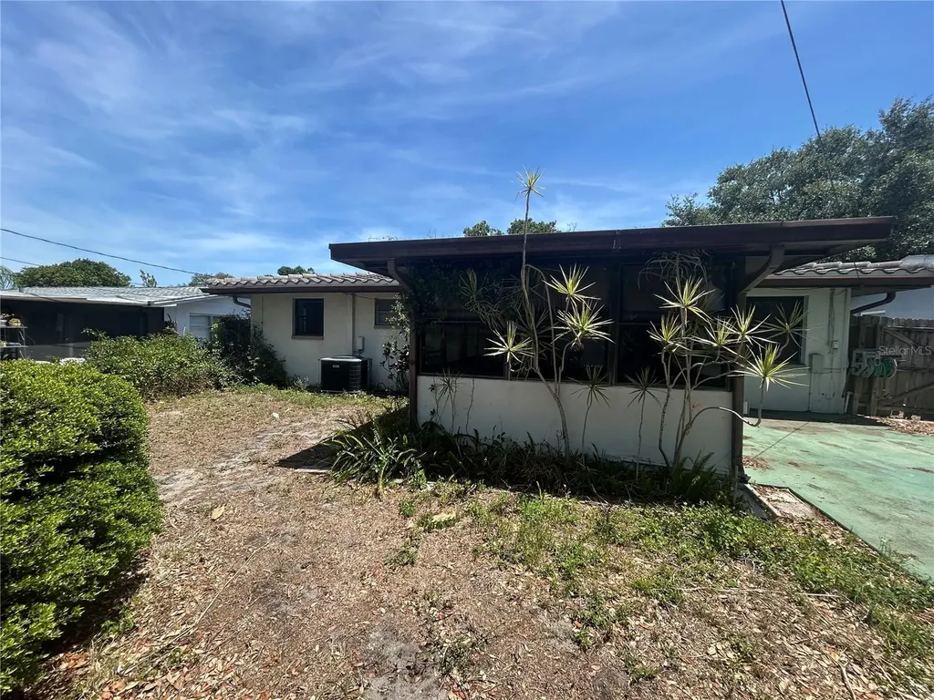 10463 Valencia Road Seminole FL 33772