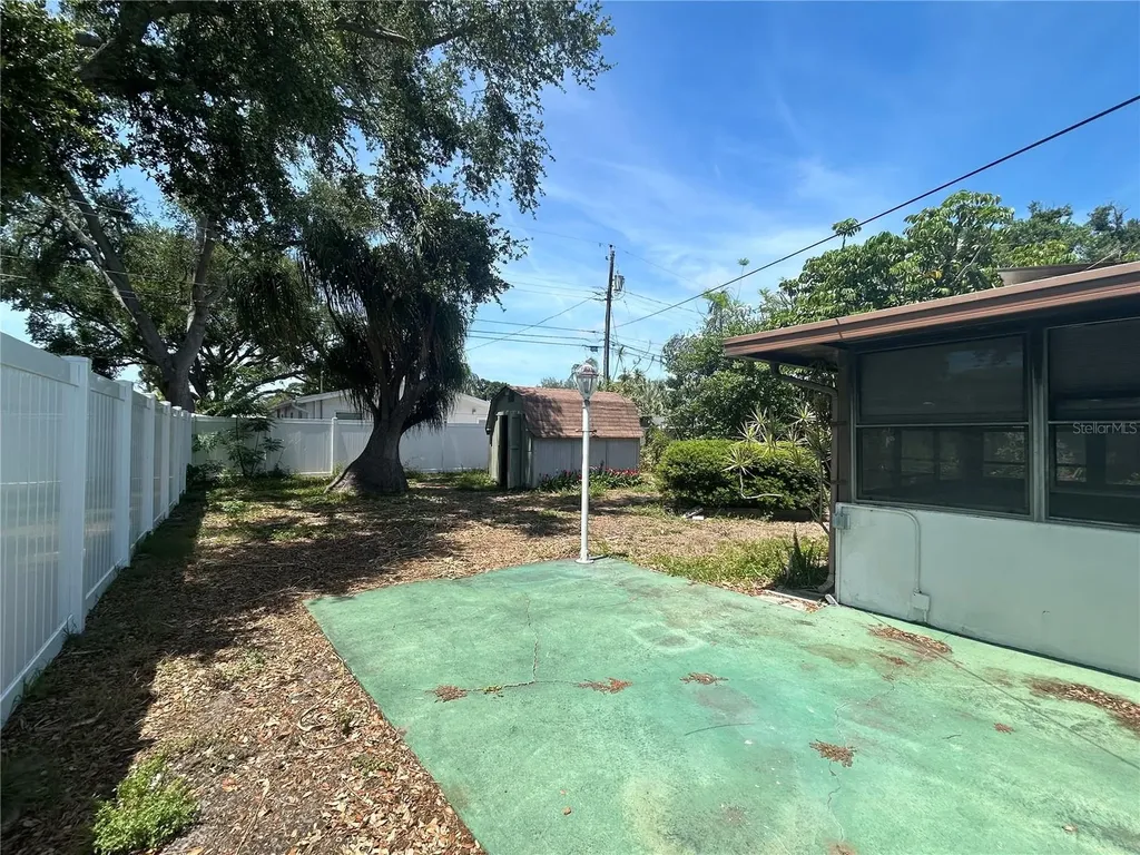 10463 Valencia Road Seminole FL 33772