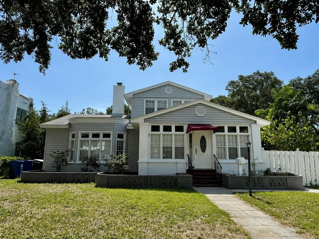 1225, 1225 1/2 11th Street N St Petersburg FL 33705