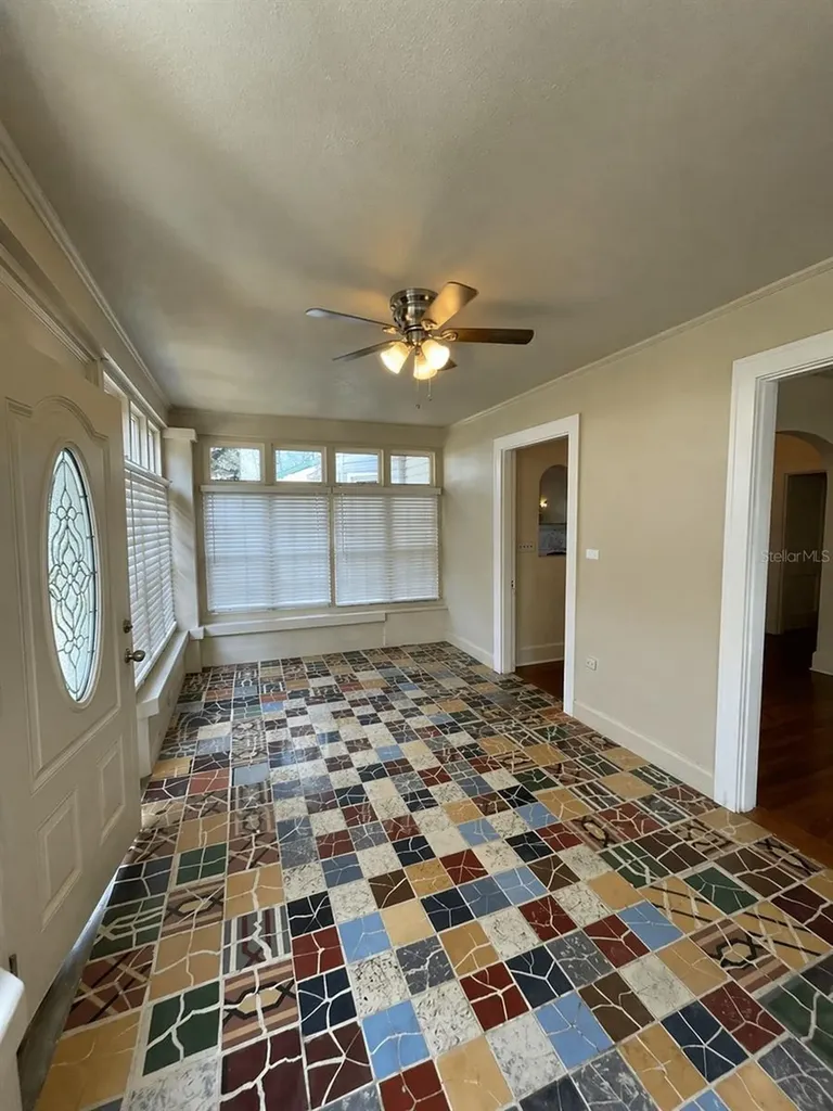1225, 1225 1/2 11th Street N St Petersburg FL 33705