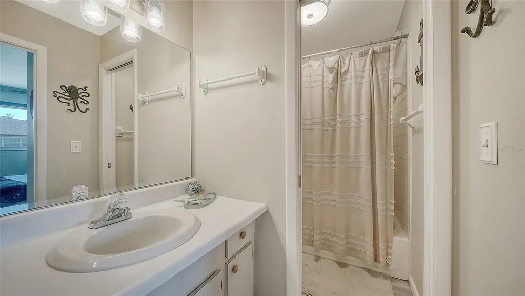 6921 Holmes Boulevard Holmes Beach FL 34217