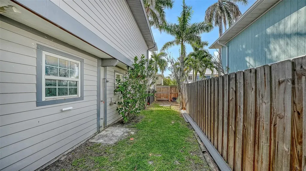 6921 Holmes Boulevard Holmes Beach FL 34217